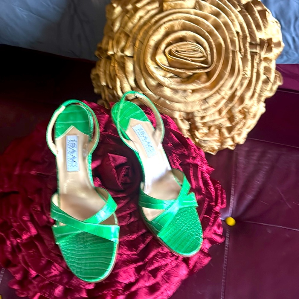 Green Crocodile Embossed Leather Isaac Mizrahi Made in Italy Sandals Size 7.5